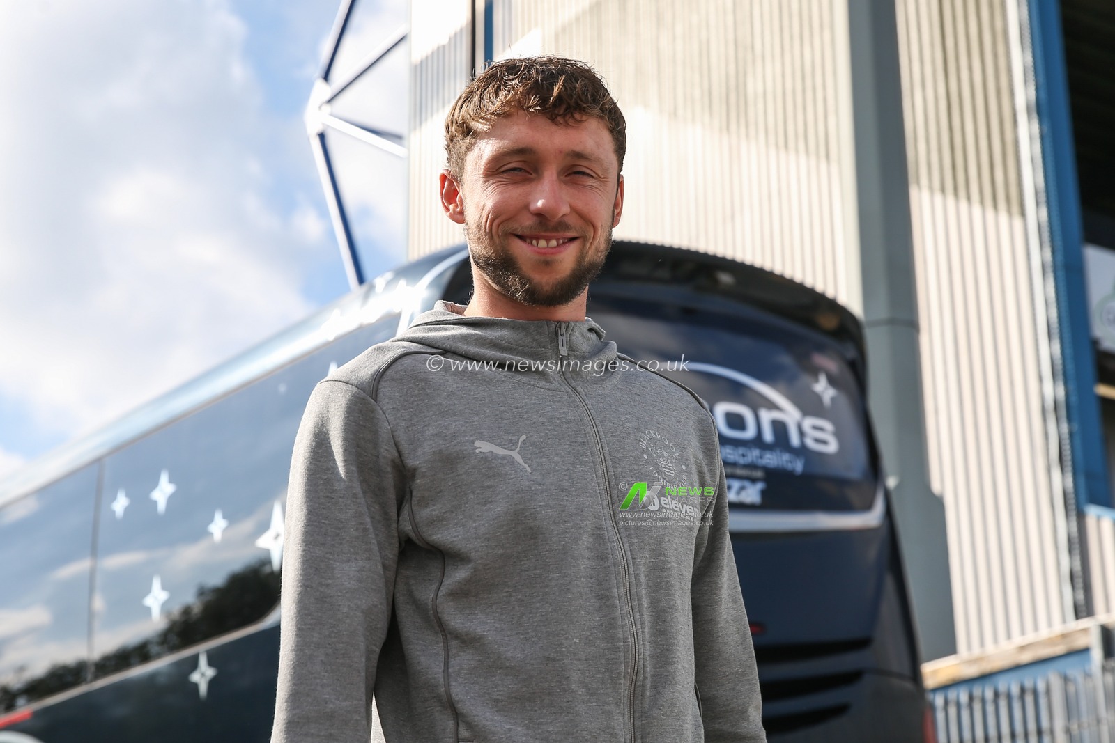 Matthew Pennington of Blackpool arrives ahead of the Sky Bet League 1 match Mansfield Town vs Blackpool at One Call Stadium, Mansfield, United Kingdom, 5th October 2024

(Photo by Gareth Evans/News Images)
