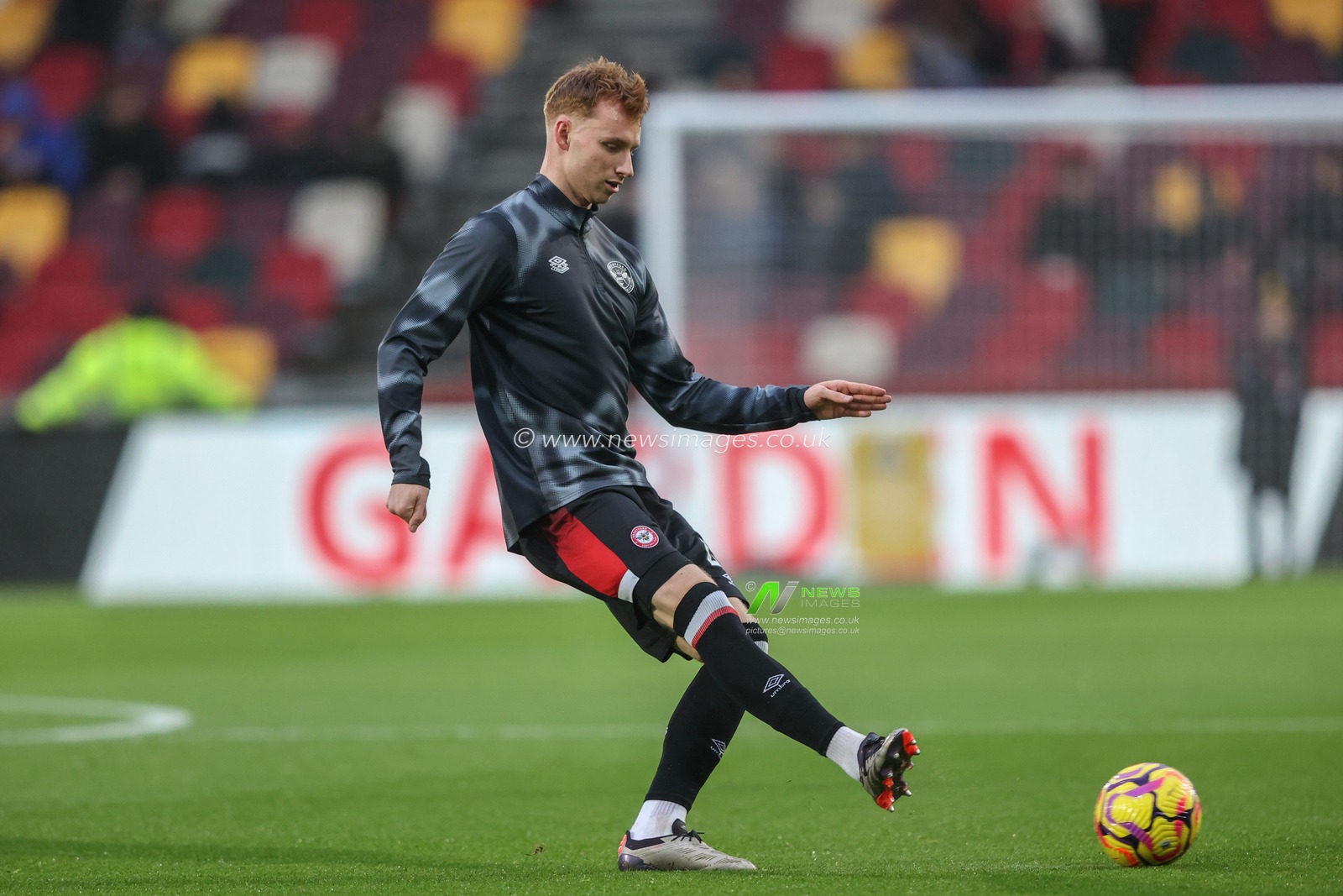 Sepp van den Berg of Brentford in the pregame warmup session during the Premier League match Brentford vs Newcastle United at The Gtech Community Stadium, London, United Kingdom, 7th December 2024

(Photo by Alfie Cosgrove/News Images)