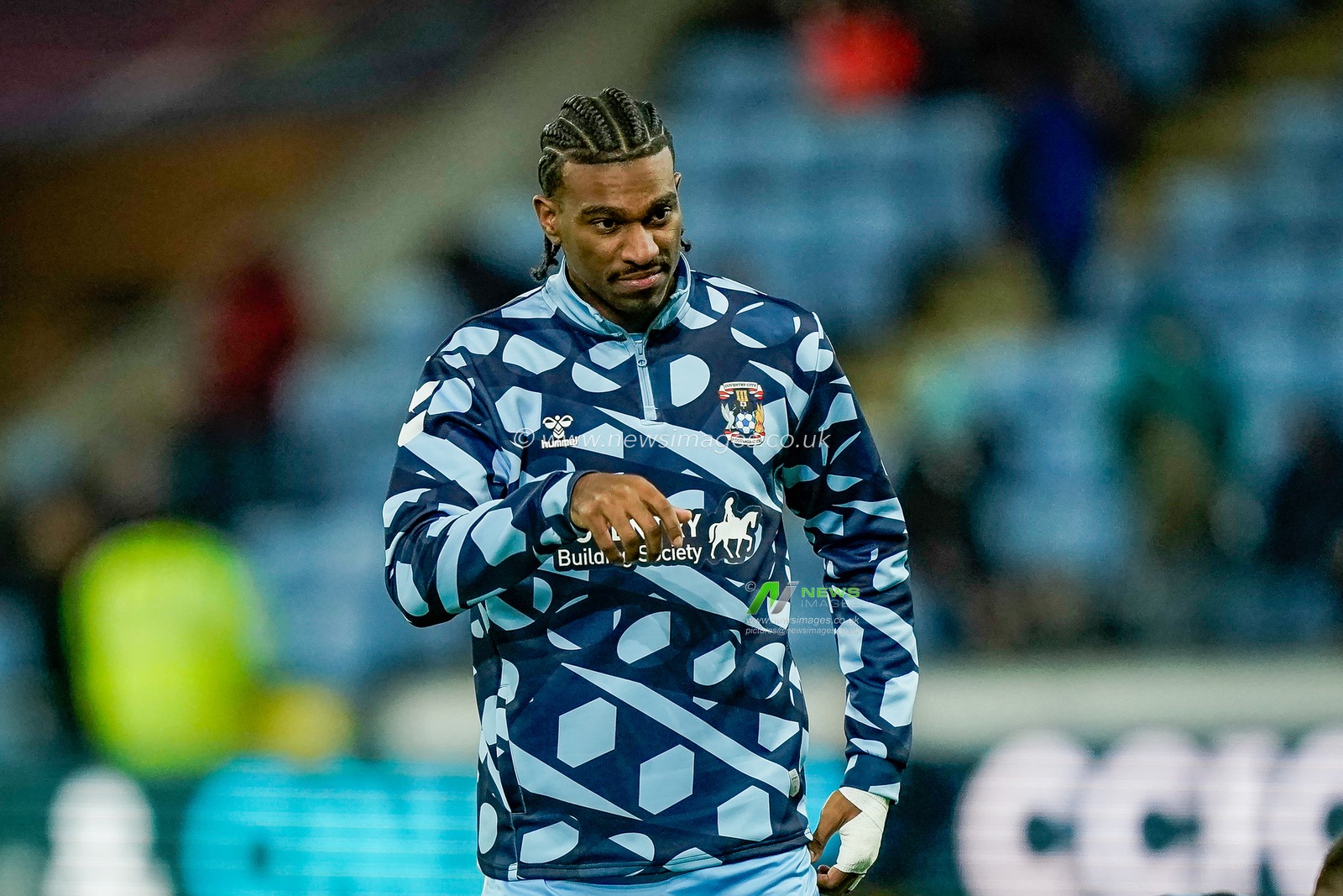 New loan signing Ellis Simms of Coventry City during the Sky Bet Championship match Coventry City vs Millwall at Coventry Building Society Arena, Coventry, United Kingdom, 20th January 2026

(Photo by Maynard Manyowa/News Images)