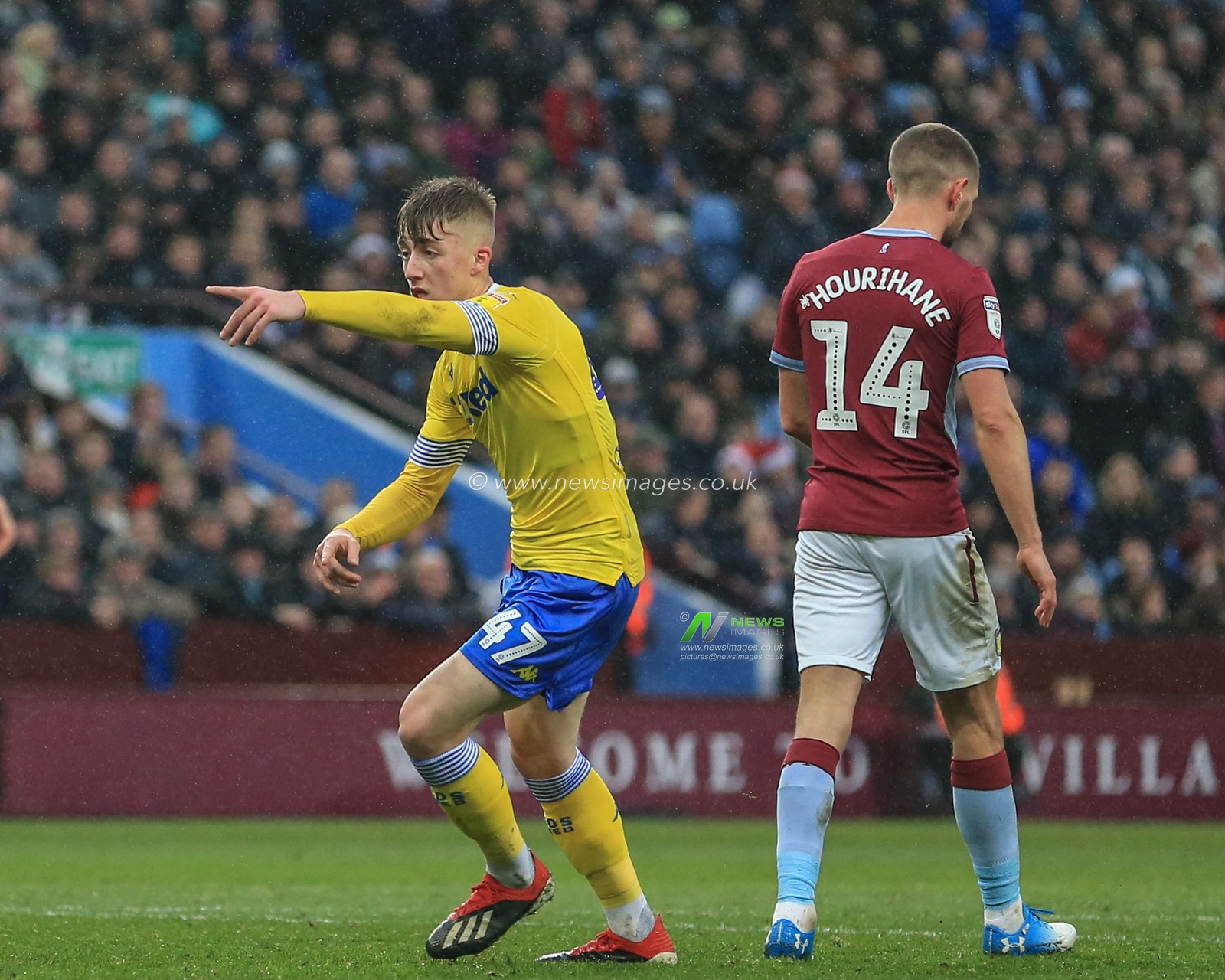 23rd December 2018, Villa Park, Birmingham, England ; Sky Bet Championship, Aston Villa vs Leeds United :  Jack Clarke (47) of Leeds Utd  celebrates his goal to make it 2-1

Credit: Mark Cosgrove/News Images

English Football League images are subject to DataCo Licence