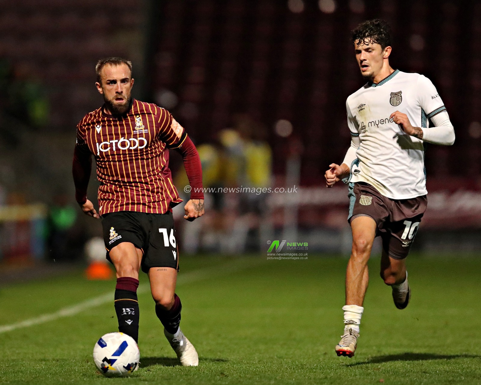Jude Soonsup-Bell of Grimsby Town pressures Alex Pattison of Bradford City during The Vertu Trophy match Bradford City vs Grimsby Town at University of Bradford Stadium, Bradford, United Kingdom, 2nd September 2025(Photo by Sam Eaden/News Images)