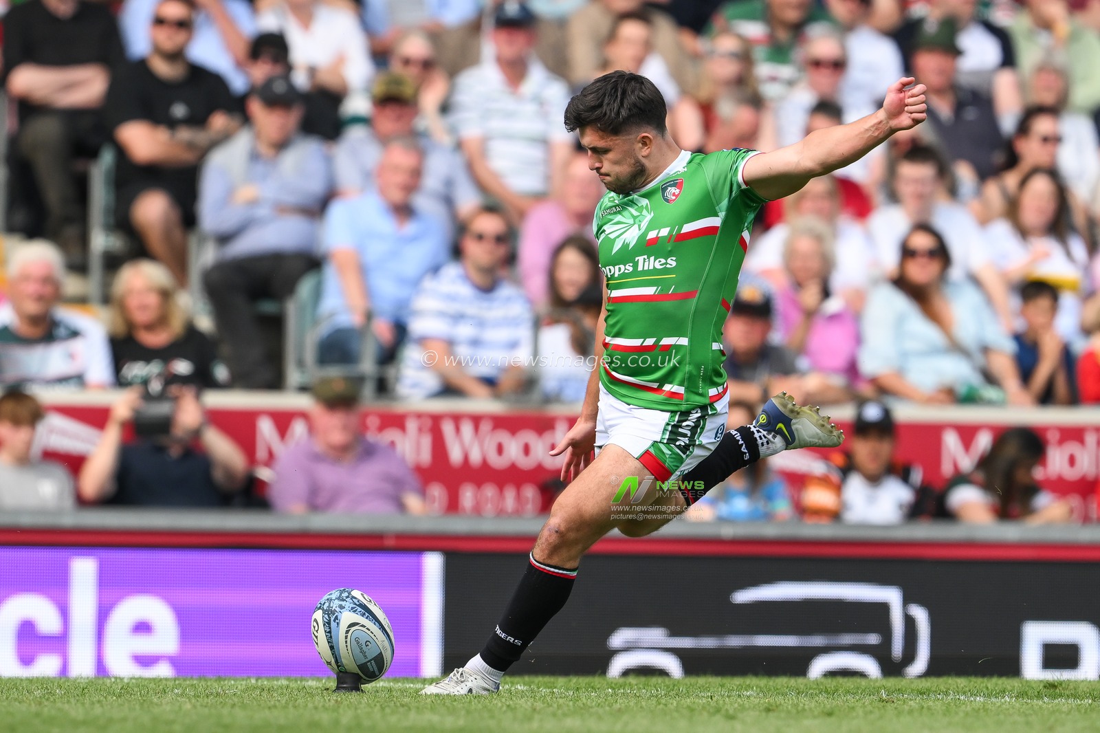 Kieran Wilkinson of Leicester Tigers kicks a penalty during the Gallagher Premiership match Leicester Tigers vs Exeter Chiefs at Mattioli Woods Welford Road, Leicester, United Kingdom, 18th May 2024

(Photo by Craig Thomas/News Images)