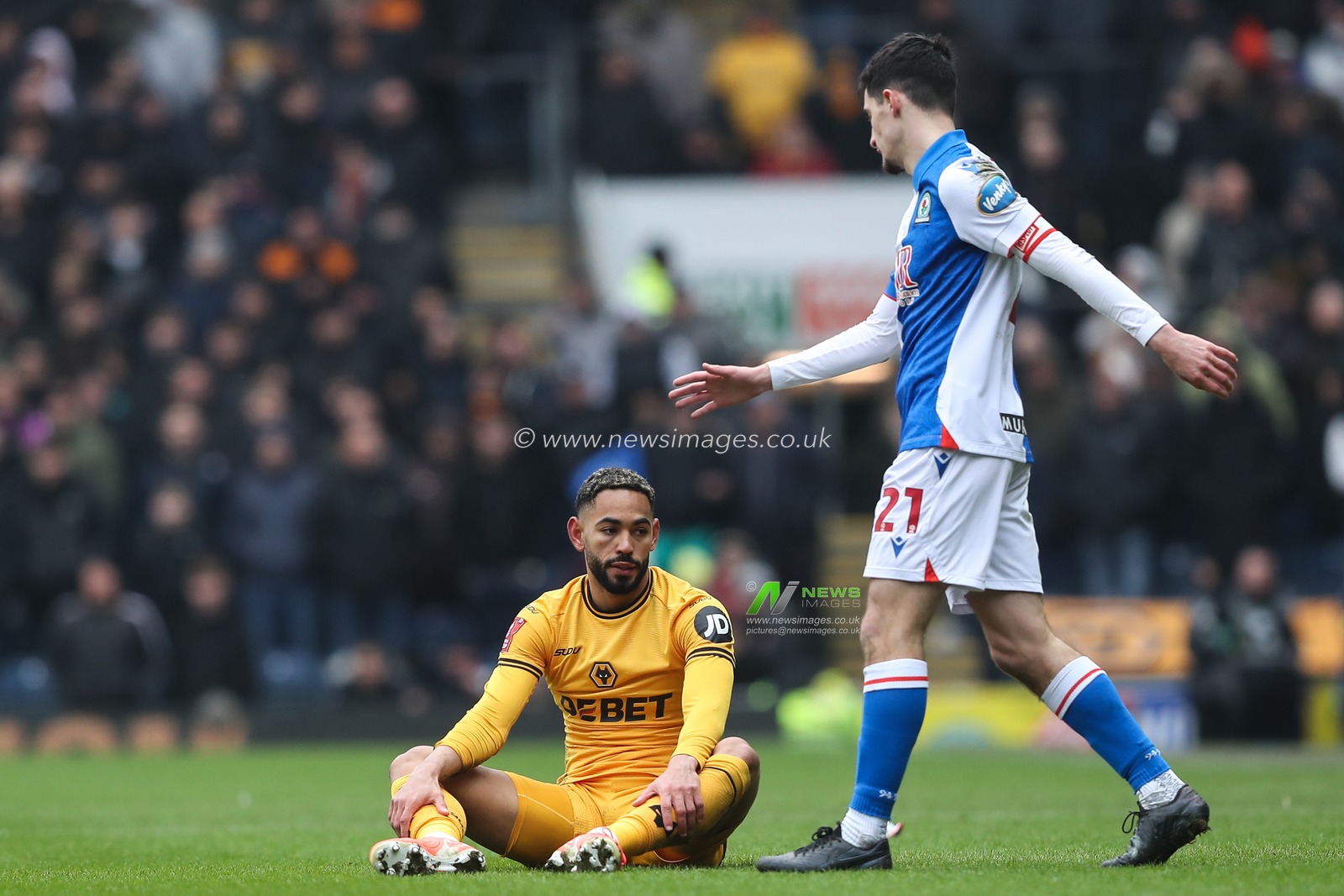 Matheus Cunha of Wolverhampton Wanderers reacts during the Emirates FA Cup Fourth Round Blackburn Rovers vs Wolverhampton Wanderers at Ewood Park, Blackburn, United Kingdom, 9th February 2025

(Photo by Gareth Evans/News Images)