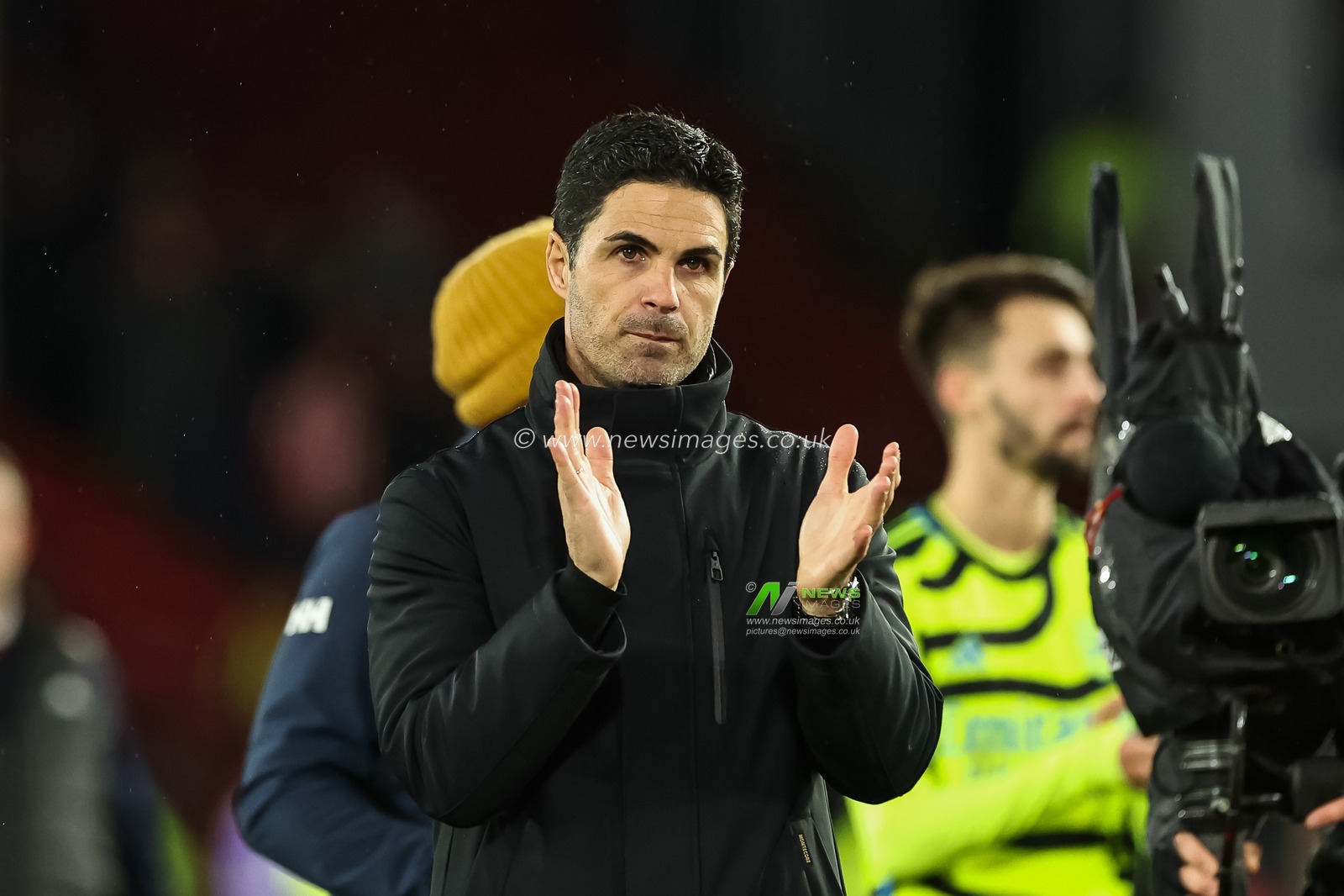 Mikel Arteta manager of Arsenal applauds the fans at the end of the Premier League match Sheffield United vs Arsenal at Bramall Lane, Sheffield, United Kingdom, 4th March 2024

(Photo by Mark Cosgrove/News Images)