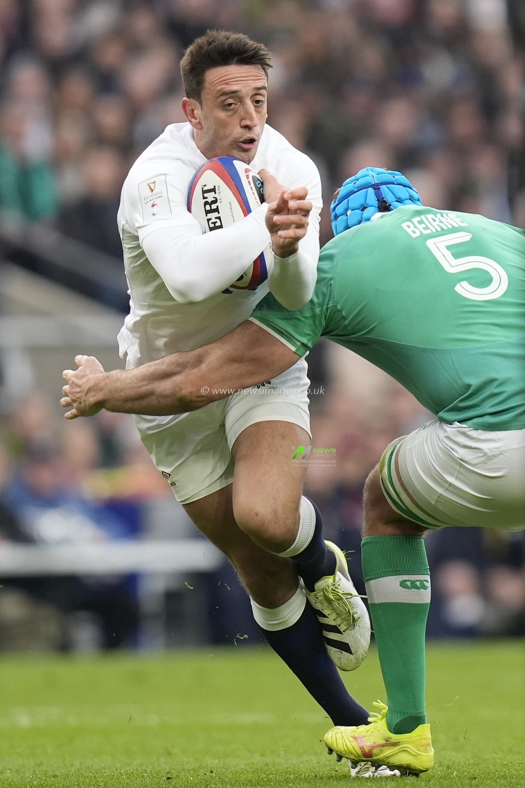 Alex Mitchell of England is tackled by Tadhg Beirne of Ireland during the 2024 Guinness 6 Nations match England vs Ireland at Twickenham Stadium, Twickenham, United Kingdom, 9th March 2024

(Photo by Steve Flynn/News Images)