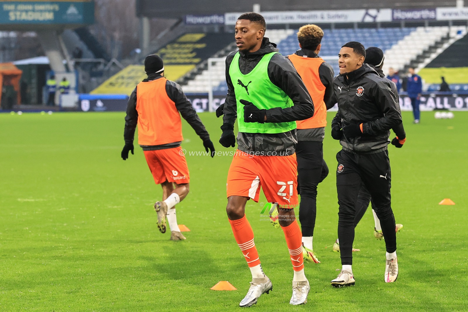 Marvin Ekpiteta #21 of Blackpool during the pre-game warmup