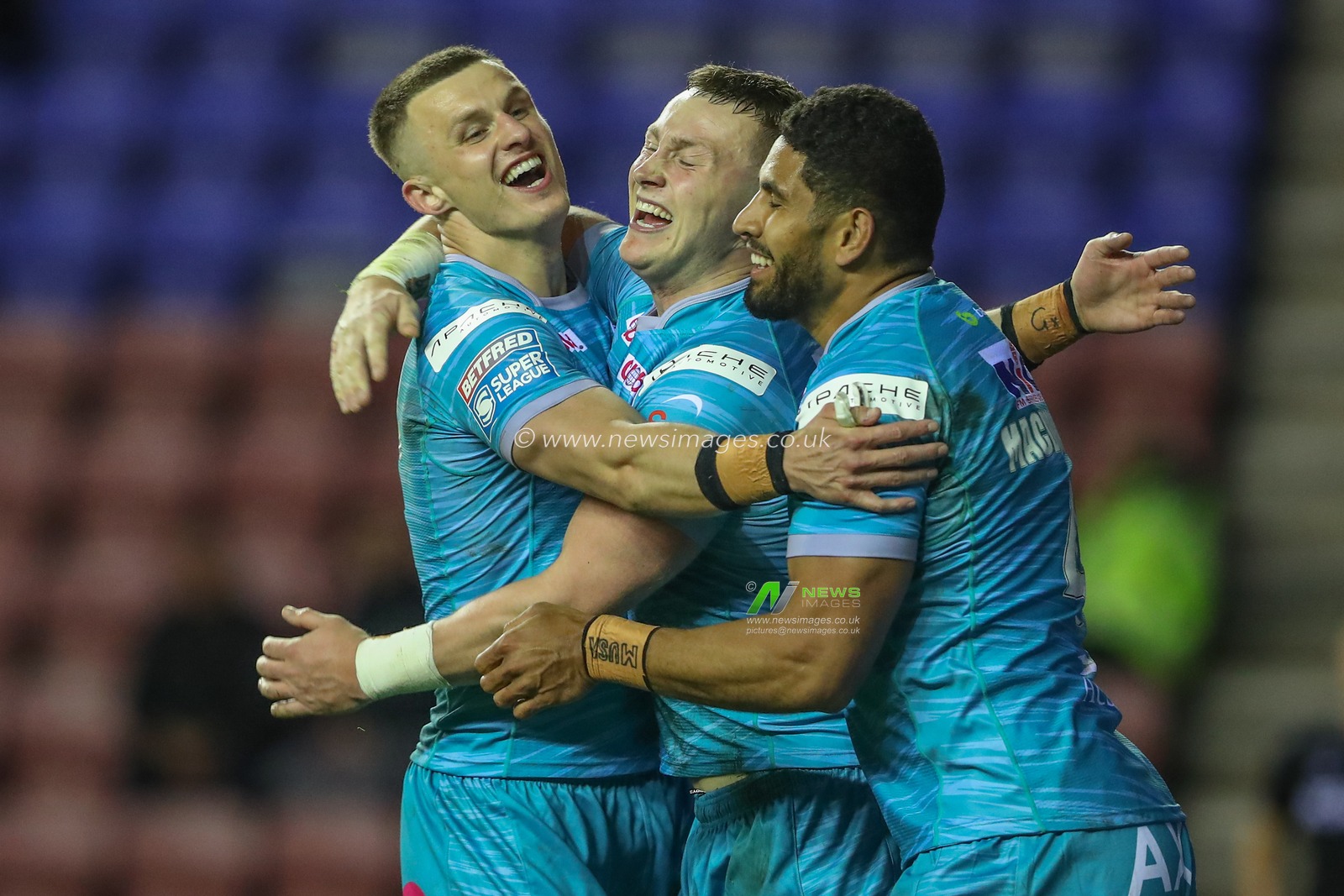 Harry Newman #3 of Leeds Rhinos celebrates his try to make it 18-22 during the Betfred Super League Round 12 match Wigan Warriors vs Leeds Rhinos at DW Stadium, Wigan, United Kingdom, 12th May 2023

(Photo by Gareth Evans/News Images)
