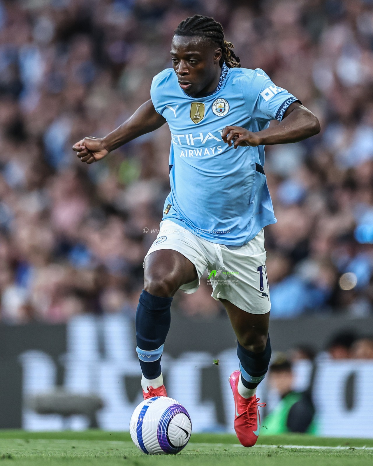 JÃ©rÃ©my Doku of Manchester City during the Premier League match Manchester City vs Wolverhampton Wanderers at Etihad Stadium, Manchester, United Kingdom, 2nd May 2025

(Photo by Mark Cosgrove/News Images)