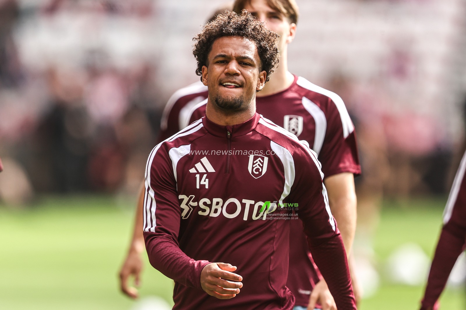 Oscar Bobb of Fulham in the pregame warmup session during the Premier League match Sunderland vs Fulham at Stadium Of Light, Sunderland, United Kingdom on 30 August 2026

(Photo by Alfie Cosgrove/News Images)