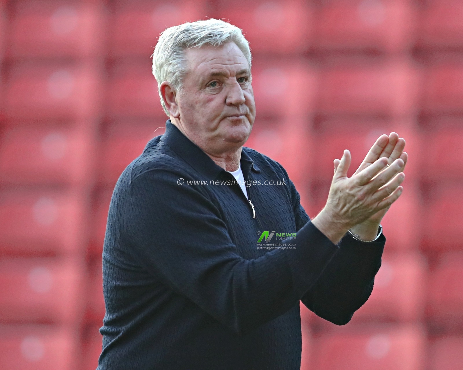 Steve Bruce of Blackpool F.C. applauds the fans after the Sky Bet League 1 match Barnsley vs Blackpool at Oakwell, Barnsley, United Kingdom, 8th March 2025

(Photo by Sam Eaden/News Images)