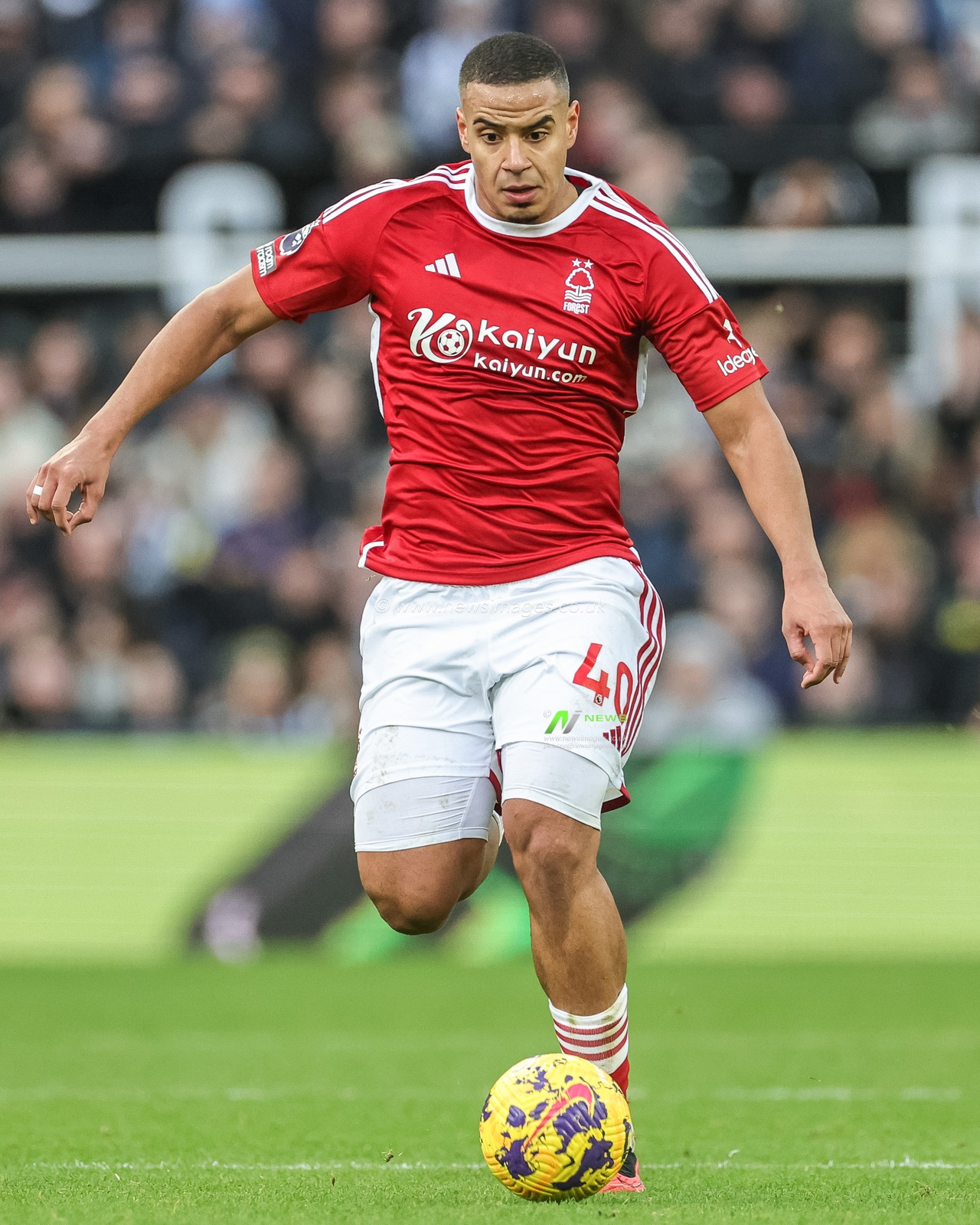 Murillo of Nottingham Forest breaks with the ball during the Premier League match Newcastle United vs Nottingham Forest at St. James's Park, Newcastle, United Kingdom, 26th December 2023

(Photo by Mark Cosgrove/News Images)