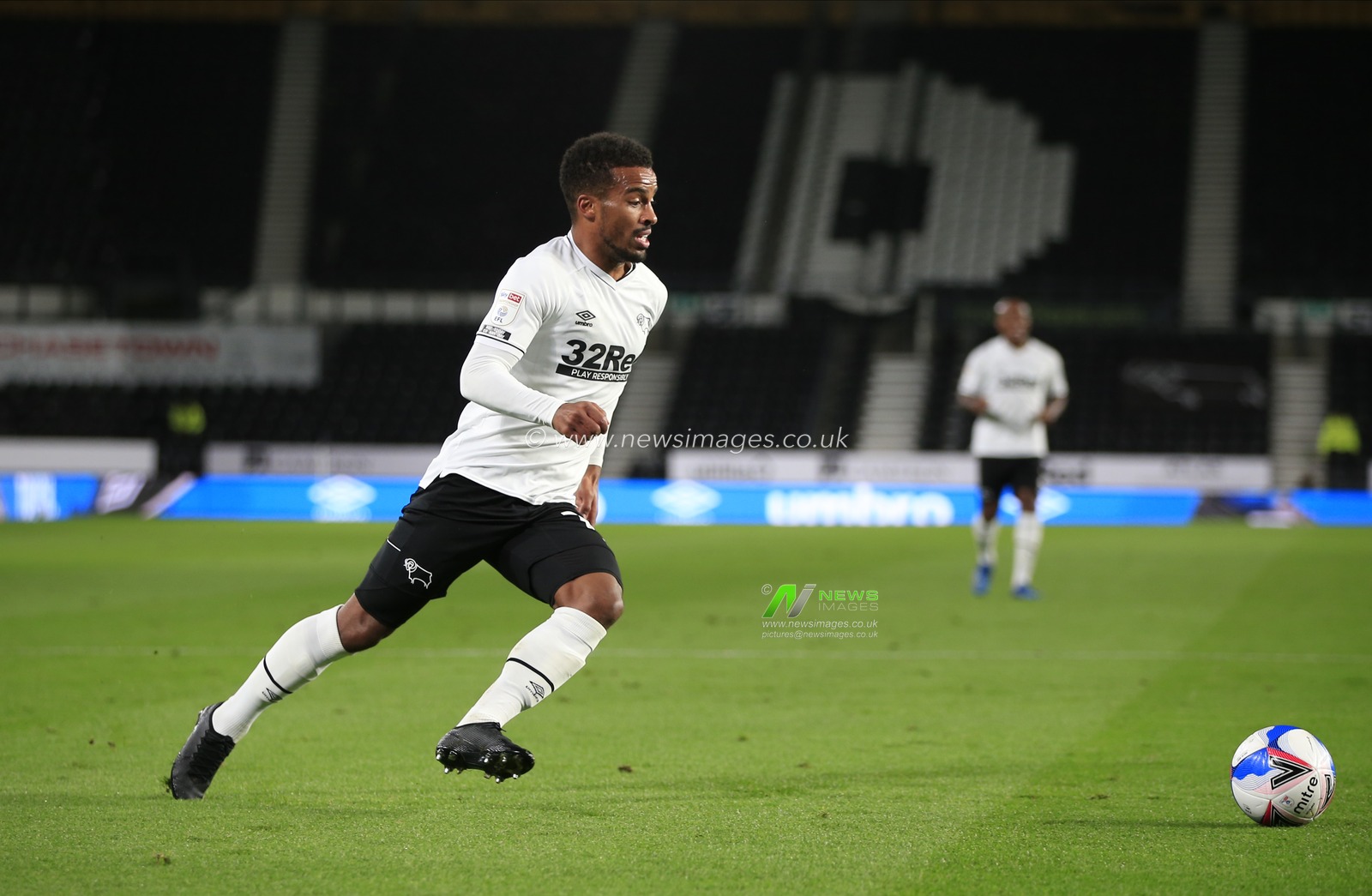 Nathan Byrne (12) of Derby County runs with the ball