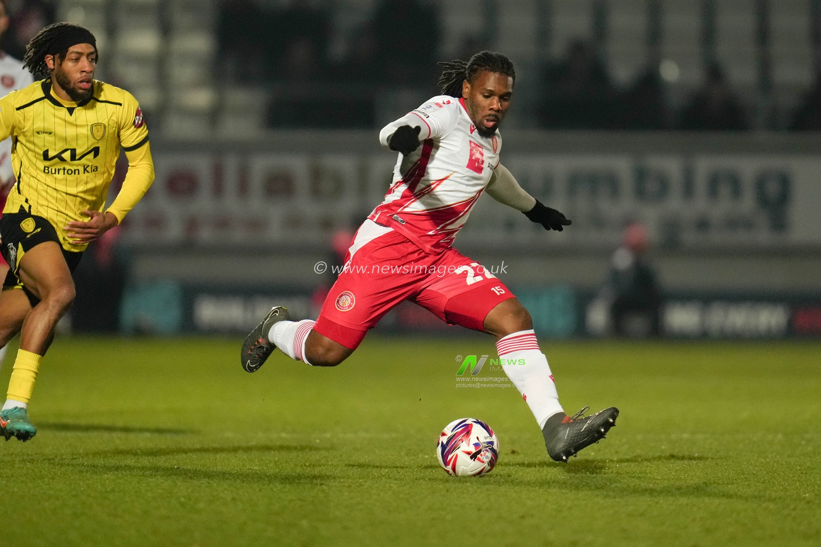 Daniel Phillips of Stevenage on the ball during the Sky Bet League 1 match Stevenage vs Burton Albion at Lamex Stadium, Stevenage, United Kingdom, 18th February 2025

(Photo by Harvey Murphy/News Images)