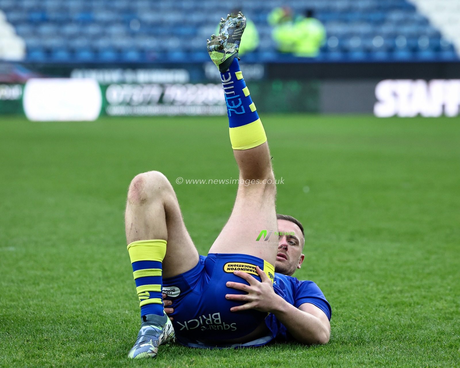 Ben Currie of Warrington Wolves during the Betfred Super League Round 1 match Huddersfield Giants vs Warrington Wolves at John Smith's Stadium, Huddersfield, United Kingdom, 16th February 2025

(Photo by Mark Cosgrove/News Images)