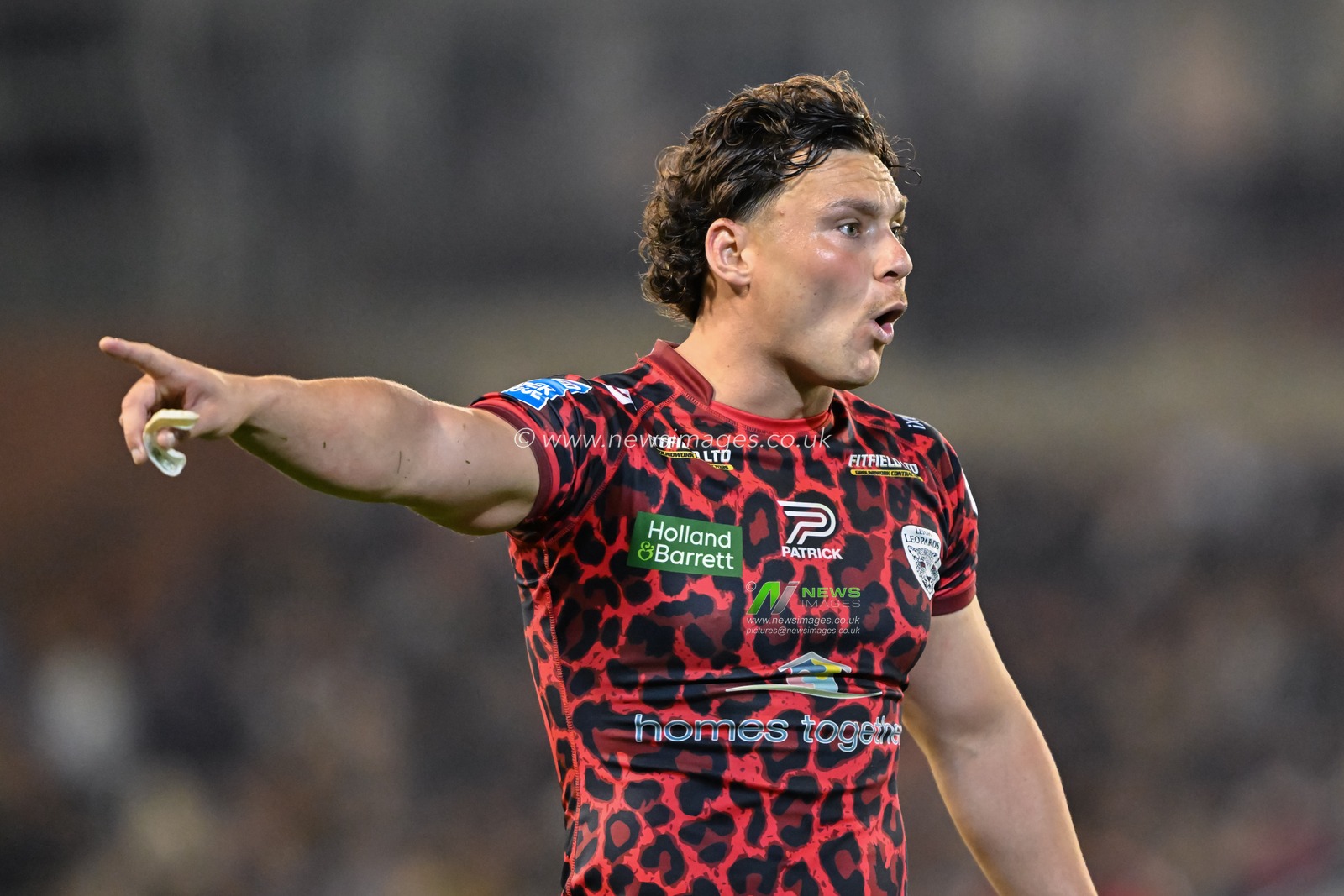 Lachlan Lam of Leigh Leopards instructs during the Betfred Super League Round 27 match Leigh Leopards vs St Helens at Leigh Sports Village, Leigh, United Kingdom, 20th September 2024

(Photo by Cody Froggatt/News Images)