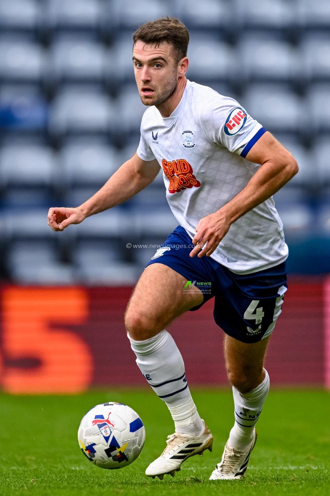 Ben Whiteman of Preston North End  on the ball during the Sky Bet Championship match Preston North End vs Charlton Athletic at Deepdale, Preston, United Kingdom, 4th October 2025

(Photo by Adam Gee/News Images)