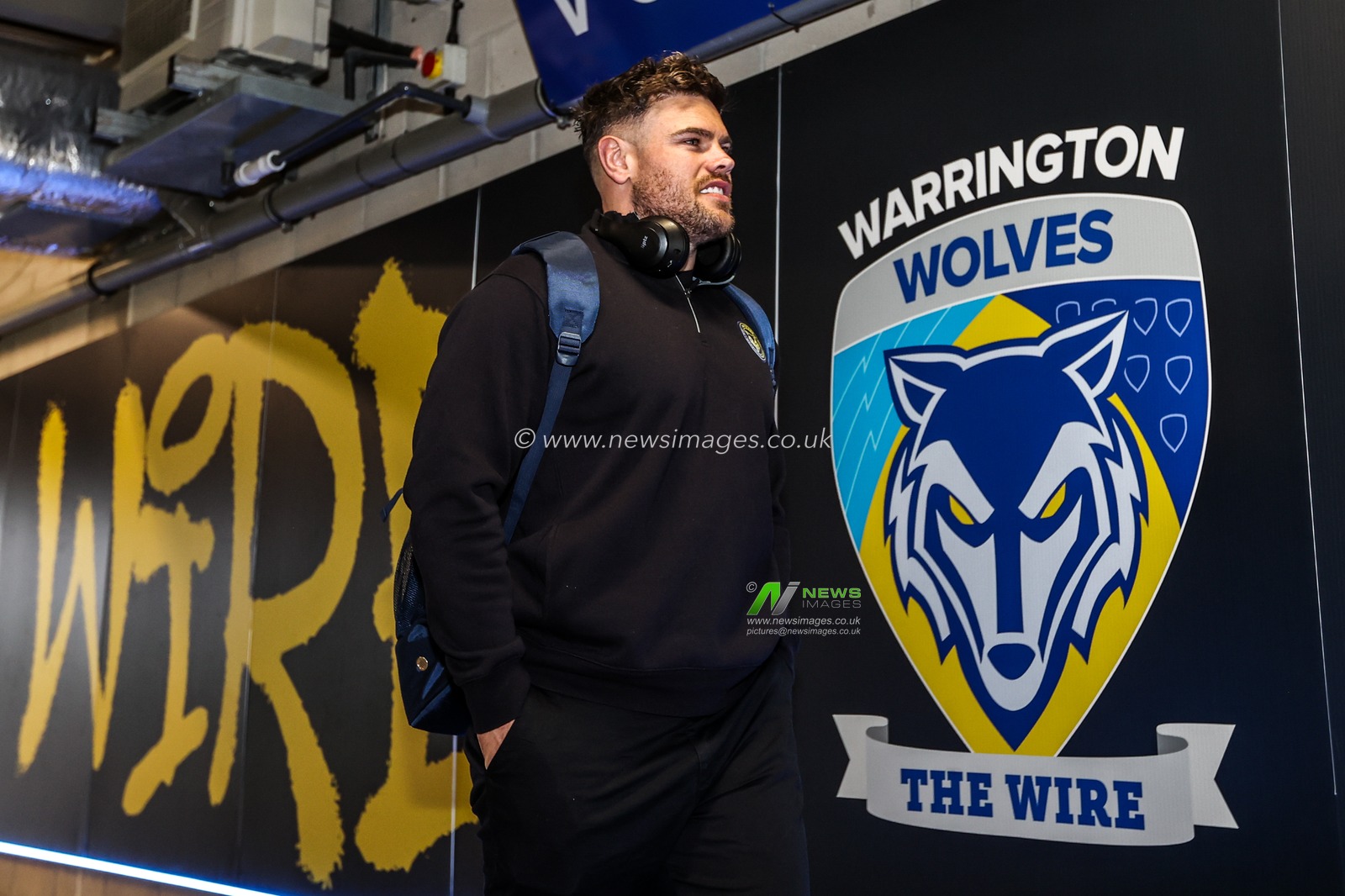 Joe Philbin of Warrington Wolves arrives during the Betfred Challenge Cup Quarter Final match Warrington Wolves vs Leigh Leopards at The Halliwell Jones Stadium, Warrington, United Kingdom on 11 April 2026

(Photo by Alfie Cosgrove/News Images)