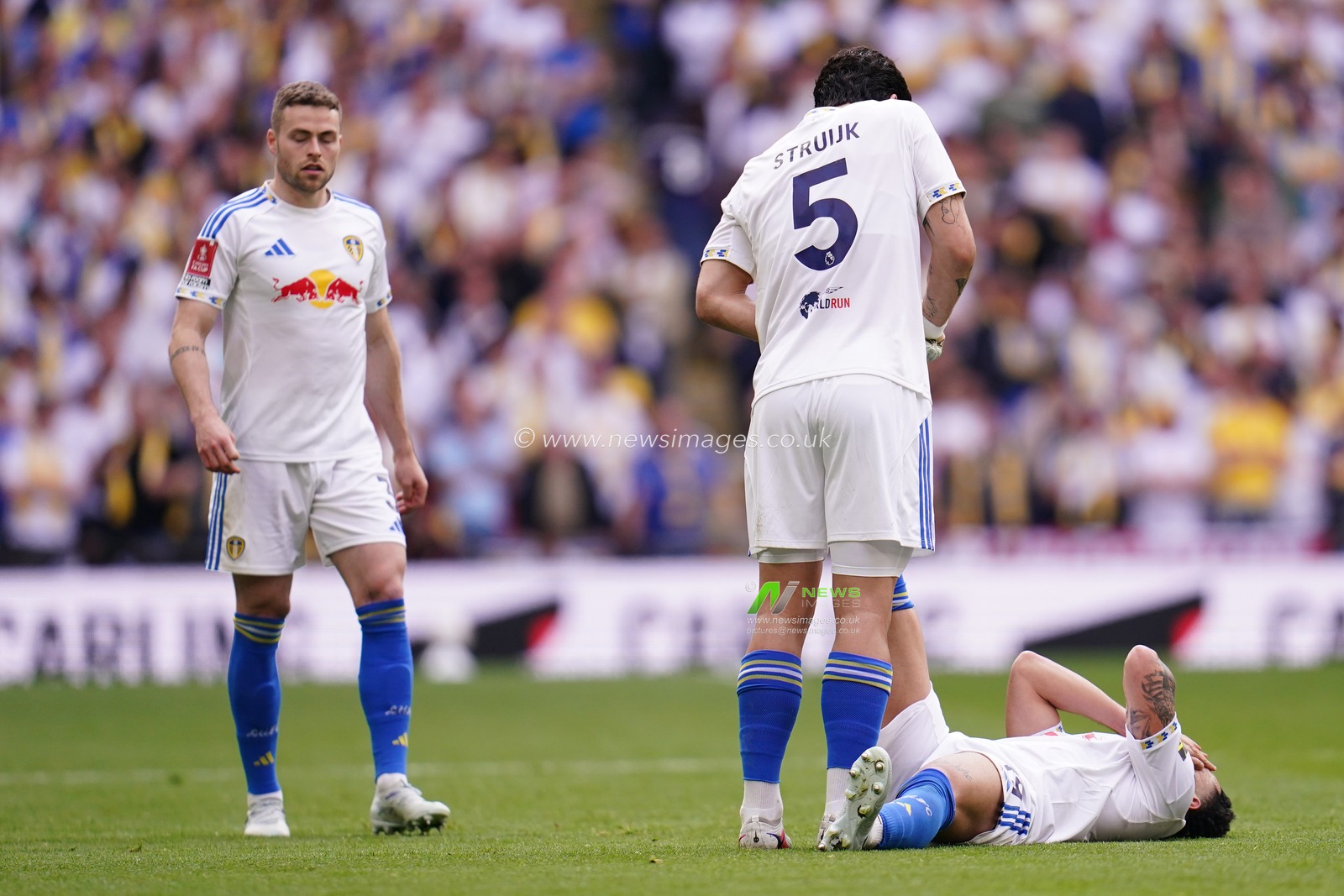 Noah Okafor of Leeds United goes down with injury during the Emirates FA Cup Semi-Final match Chelsea vs Leeds United at Wembley Stadium, London, United Kingdom on 26 April 2026

(Photo by Harvey Murphy/News Images)