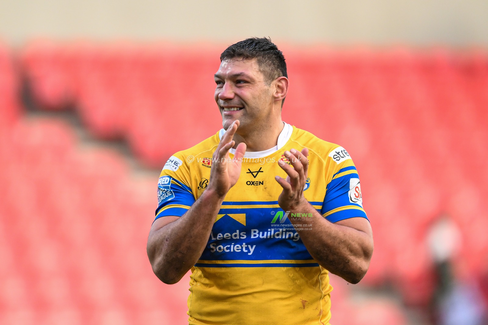 Ryan Hall of Leeds Rhinos applauds the fans at the end of the Betfred Super League match Round 2 Salford Red Devils vs Leeds Rhinos at Salford Community Stadium, Eccles, United Kingdom, 22nd February 2025

(Photo by Craig Thomas/News Images)