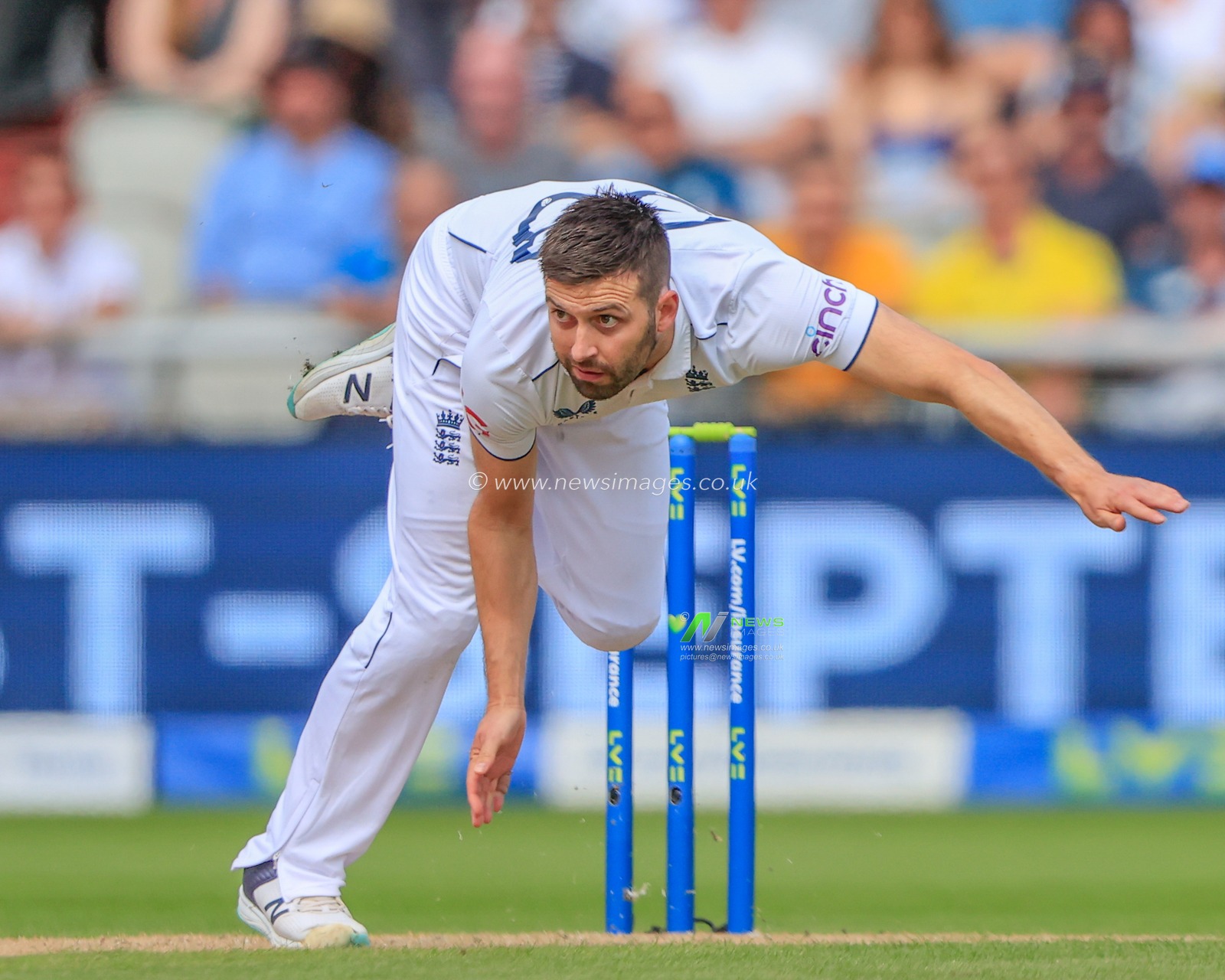 Mark Wood of England delivers the ball during the LV= Insurance Ashes Fourth Test Series Day One England vs Australia at Old Trafford, Manchester, United Kingdom, 19th July 2023

(Photo by Conor Molloy/News Images)