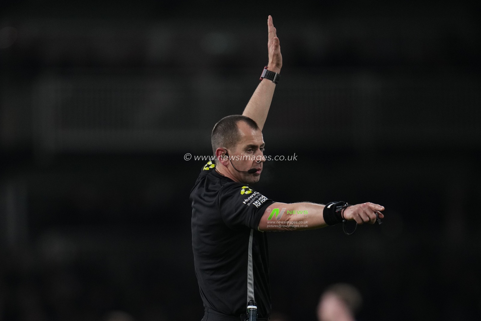Referee rules out Harry Wilson of Fulham goal for offside during the Premier League match Fulham vs Chelsea at Craven Cottage, London, United Kingdom, 7th January 2026

(Photo by Harvey Murphy/News Images)

*** GER AUT SUI OUT ***