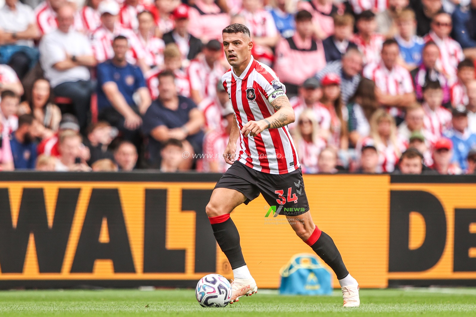Granit Xhaka of Sunderland in action during the Premier League match Sunderland vs Fulham at Stadium Of Light, Sunderland, United Kingdom on 30 August 2026

(Photo by Alfie Cosgrove/News Images)