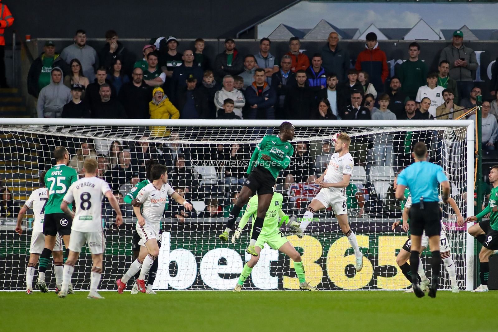 Harry Darling of Swansea City scores his teams second goal during the Sky Bet Championship match Swansea City vs Plymouth Argyle at Swansea.com Stadium, Swansea, United Kingdom, 9th April 2025

(Photo by Andrew Lewis/News Images)