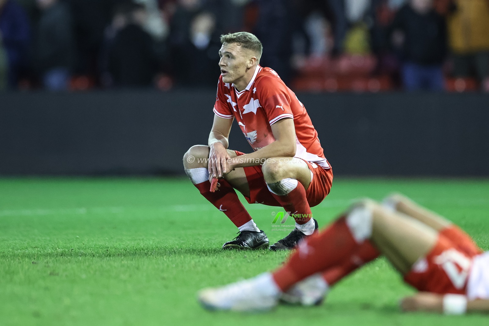 A dejected Jack Shepherd of Barnsley after the final whistle during the Sky Bet League 1 match Barnsley vs Exeter City at Oakwell, Barnsley, United Kingdom, 27th January 2024

(Photo by Mark Cosgrove/News Images)