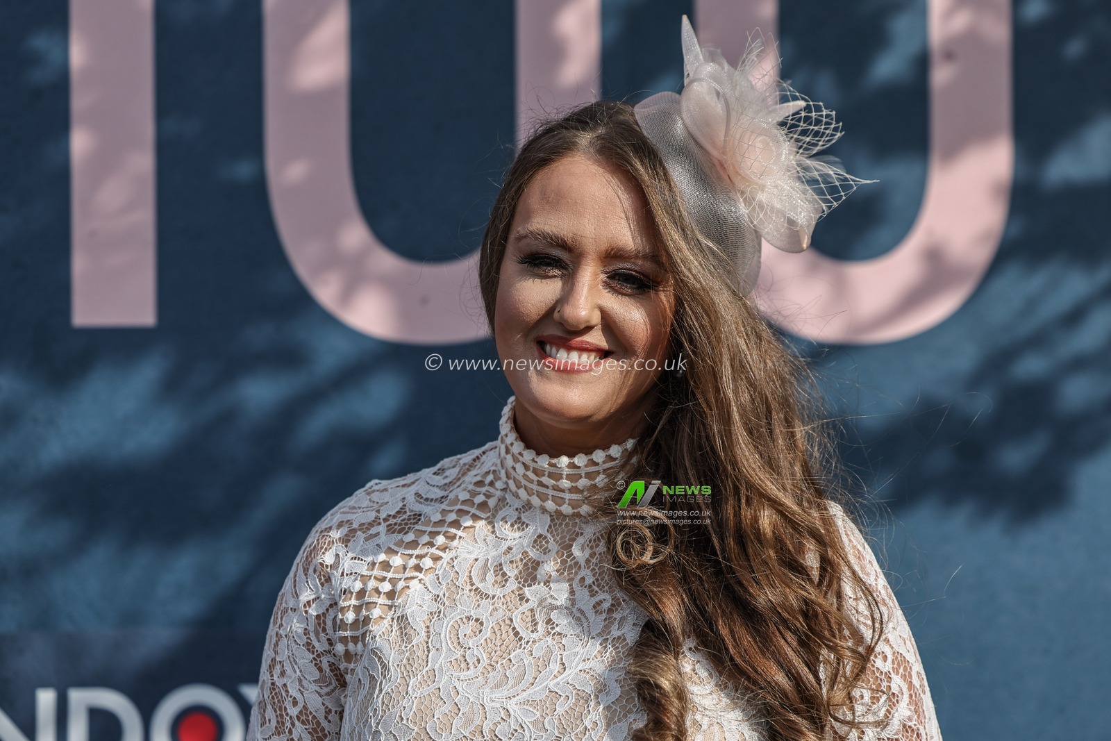 Ladies arrive on ladies day during the Randox Grand National 2025 Day 2 Ladies Day at Aintree Racecourse, Liverpool, United Kingdom, 4th April 2025

(Photo by Mark Cosgrove/News Images)