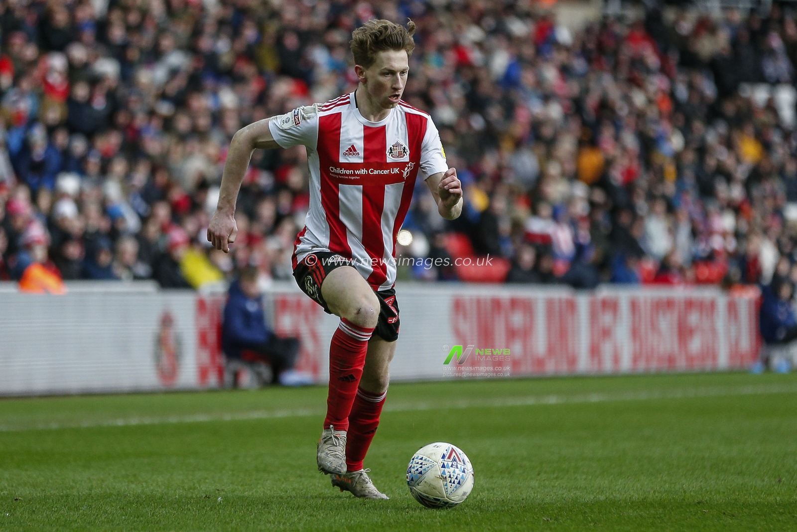 22nd February 2020, Stadium Of Light, Sunderland, England; Sky Bet League 1, Sunderland v Bristol Rovers : Denver Hume (33) of Sunderland in action