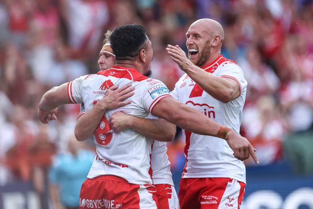 Sauaso Sue of Hull KR celebrates his try with team mates during the Betfred Super League Round 14 Hull KR vs Catalans Dragons at Sewell Group Craven Park, Kingston upon Hull, United Kingdom, 13th June 2025

(Photo by Mark Cosgrove/News Images)