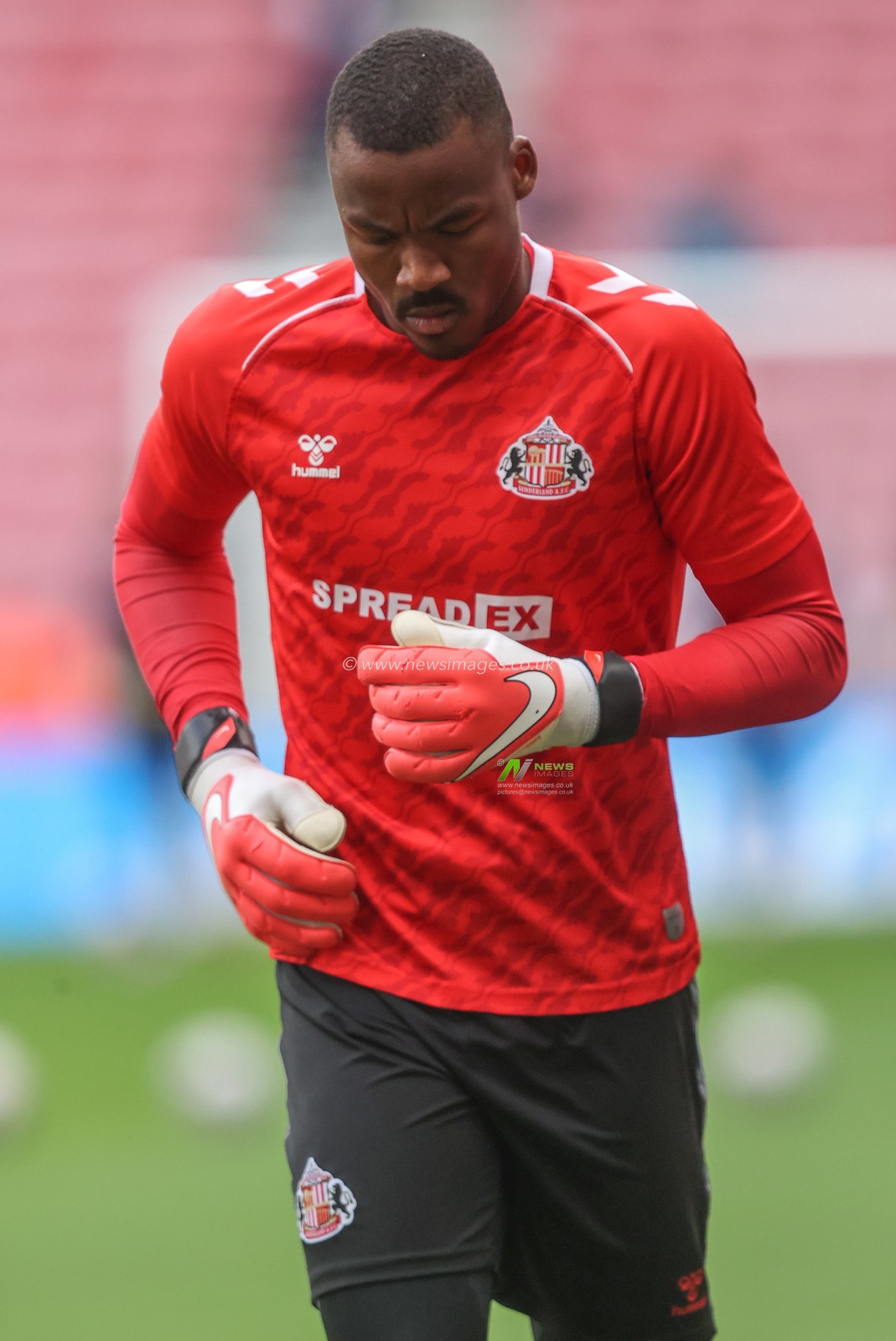 Blondy Nna Noukeu of Sunderland in the pregame warmup session during the Sky Bet Championship match Sunderland vs Oxford United at Stadium Of Light, Sunderland, United Kingdom, 26th October 2024

(Photo by Alfie Cosgrove/News Images)