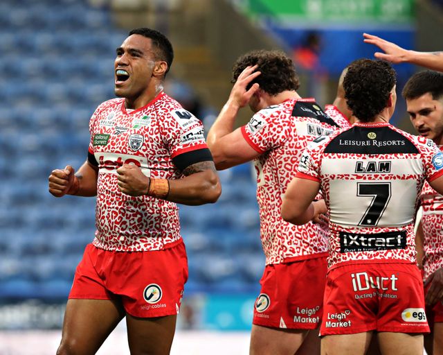 Betfred Super League Huddersfield Giants v Leigh Leopards