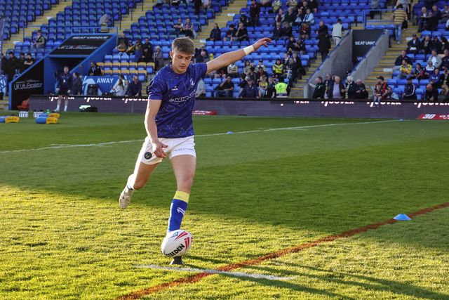 Ewan Irwin of Warrington Wolves in the pre-game warm up during the Betfred Super League round 9 match Warrington Wolves vs Wigan Warriors at The Halliwell Jones Stadium, Warrington, United Kingdom on 24 April 2026

(Photo by Mark Cosgrove/News Images)