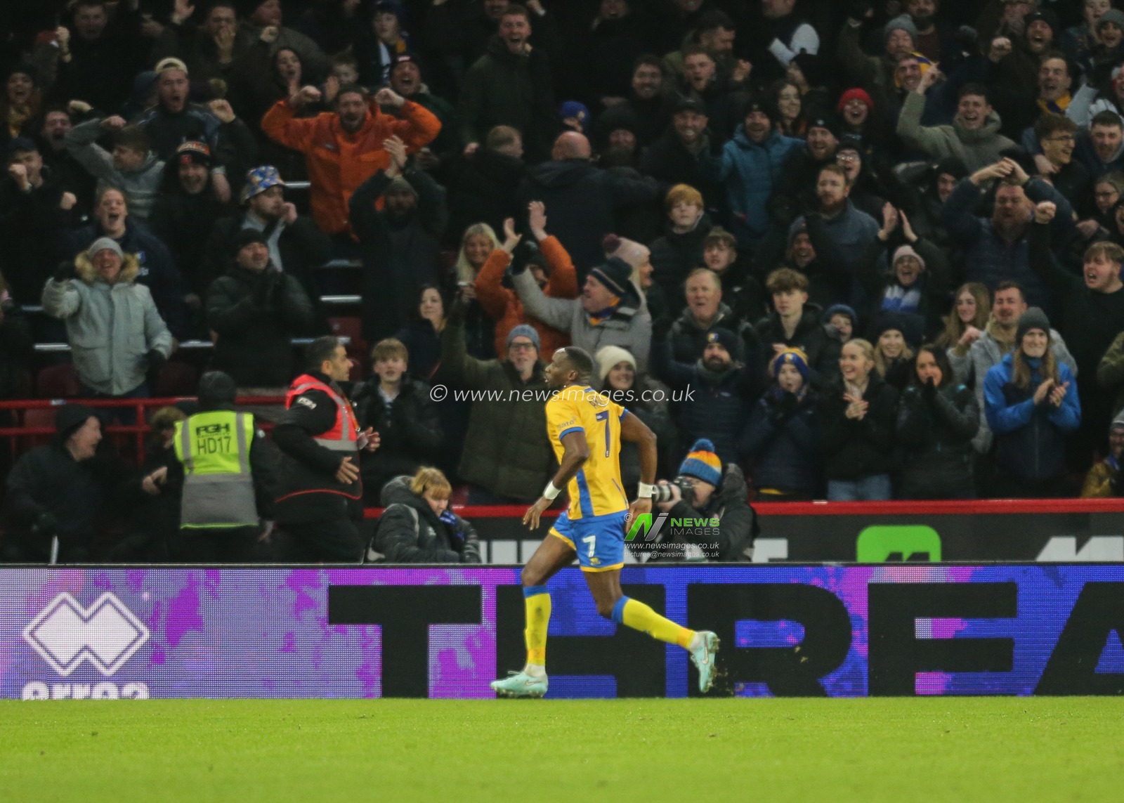 Lucas Akins of Mansfield Town celebrates his goal to make it 1-3 during the Emirates FA Cup Third Round match Sheffield United vs Mansfield Town at Bramall Lane, Sheffield, United Kingdom, 11th January 2026

(Photo by Richard Bierton/News Images)