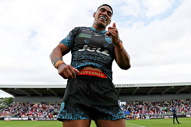 Joe Ofahengaue of Leigh Leopards celebrates after the Betfred Super League Round 14 match Wakefield Trinity vs Leigh Leopards at DIY Kitchens Stadium, Wakefield, United Kingdom, 15th June 2025

(Photo by Sam Eaden/News Images)