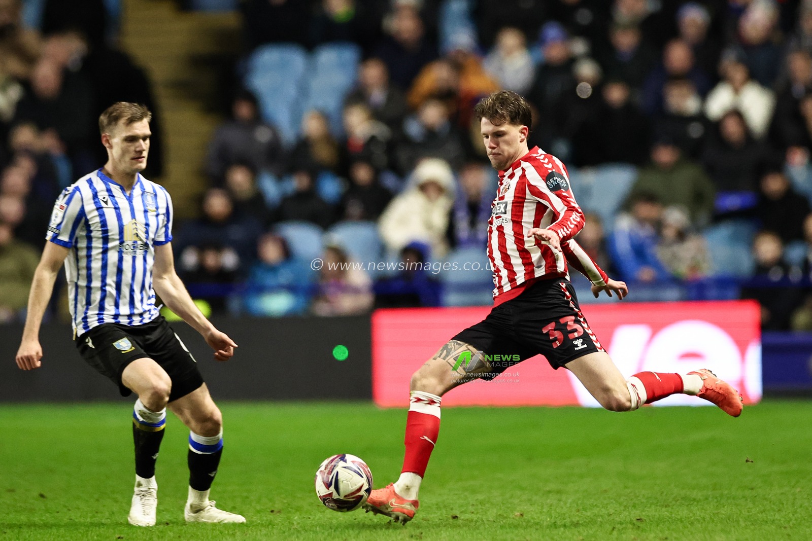 Leo Hjelde of Sunderland in action during the Sky Bet Championship match Sheffield Wednesday vs Sunderland at Hillsborough, Sheffield, United Kingdom, 28th February 2025

(Photo by Mark Cosgrove/News Images)