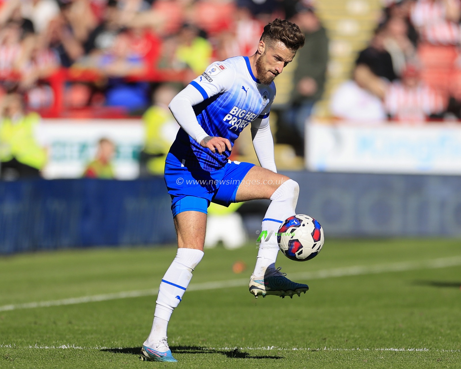 Joe Bennett #21 of Wigan Athletic controls the ball during the Sky Bet Championship match Sheffield United vs Wigan Athletic at Bramall Lane, Sheffield, United Kingdom, 7th April 2023

(Photo by Conor Molloy/News Images)