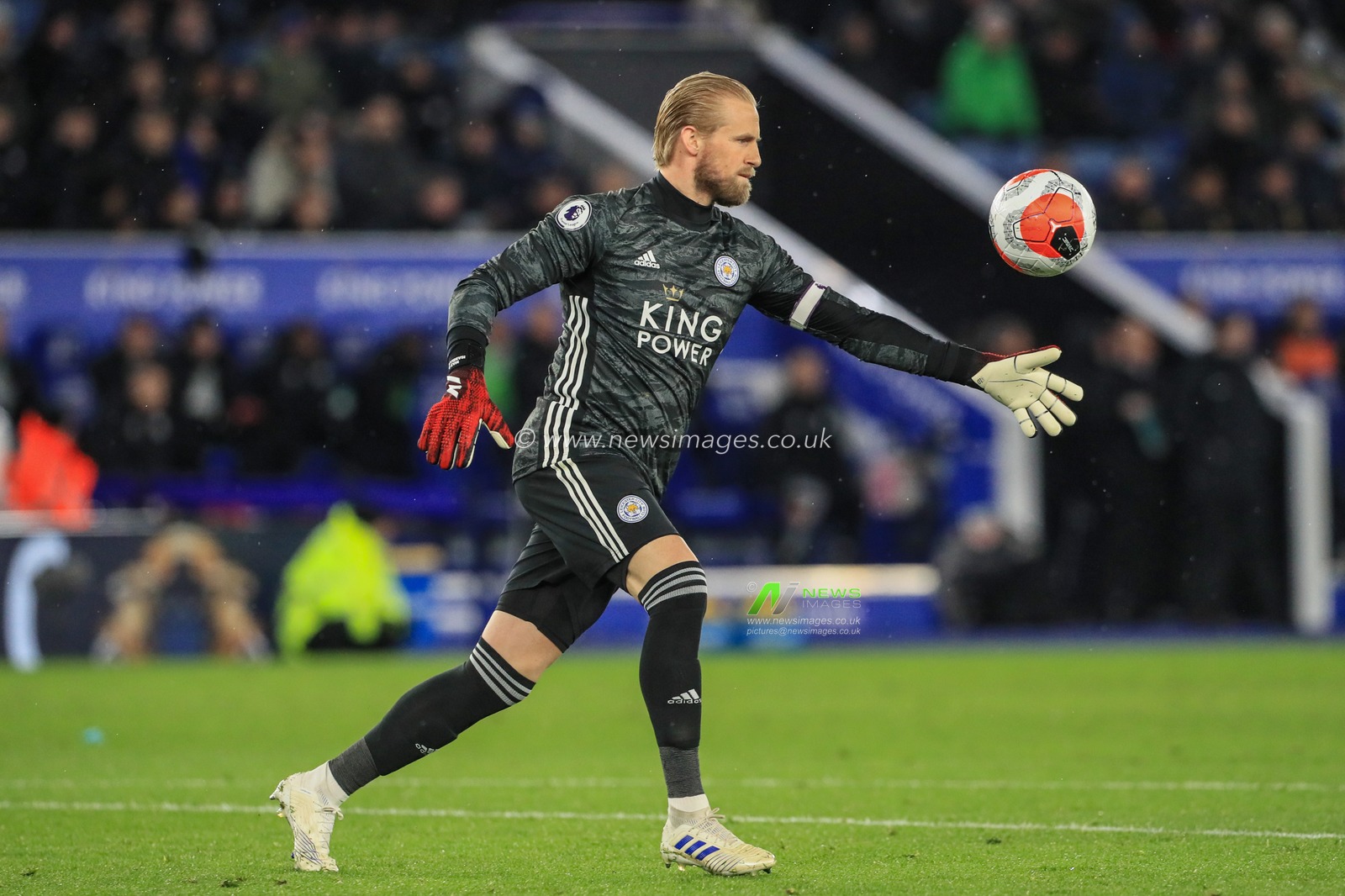 9th March 2020, King Power Stadium, Leicester, England; Premier League, Leicester City v Aston Villa : Kasper Schmeichel (1) of Leicester City in action during the game