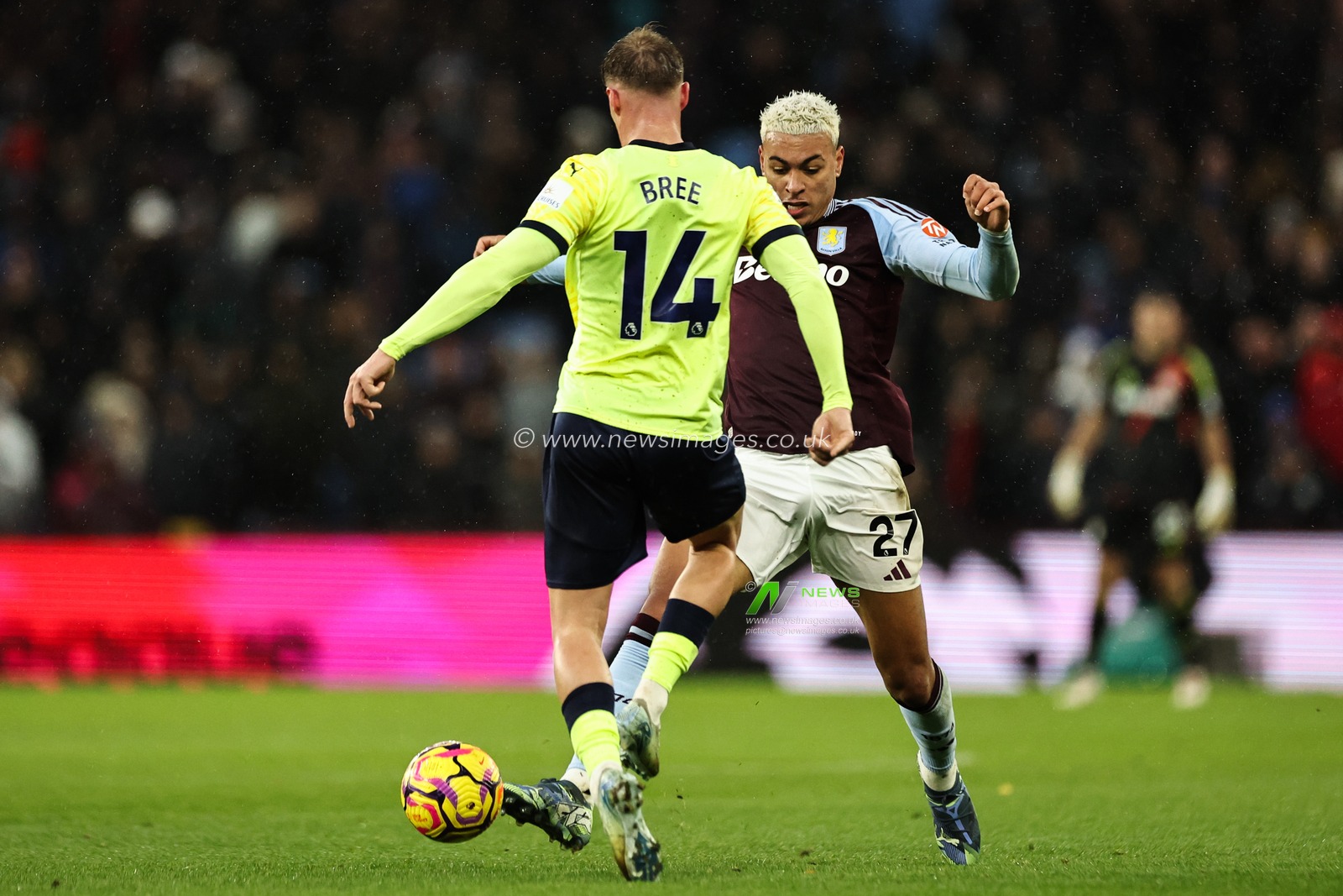 Morgan Rogers of Aston Villa tackles James Bree of Southampton during the Premier League match Aston Villa vs Southampton at Villa Park, Birmingham, United Kingdom, 7th December 2024

(Photo by Mark Cosgrove/News Images)