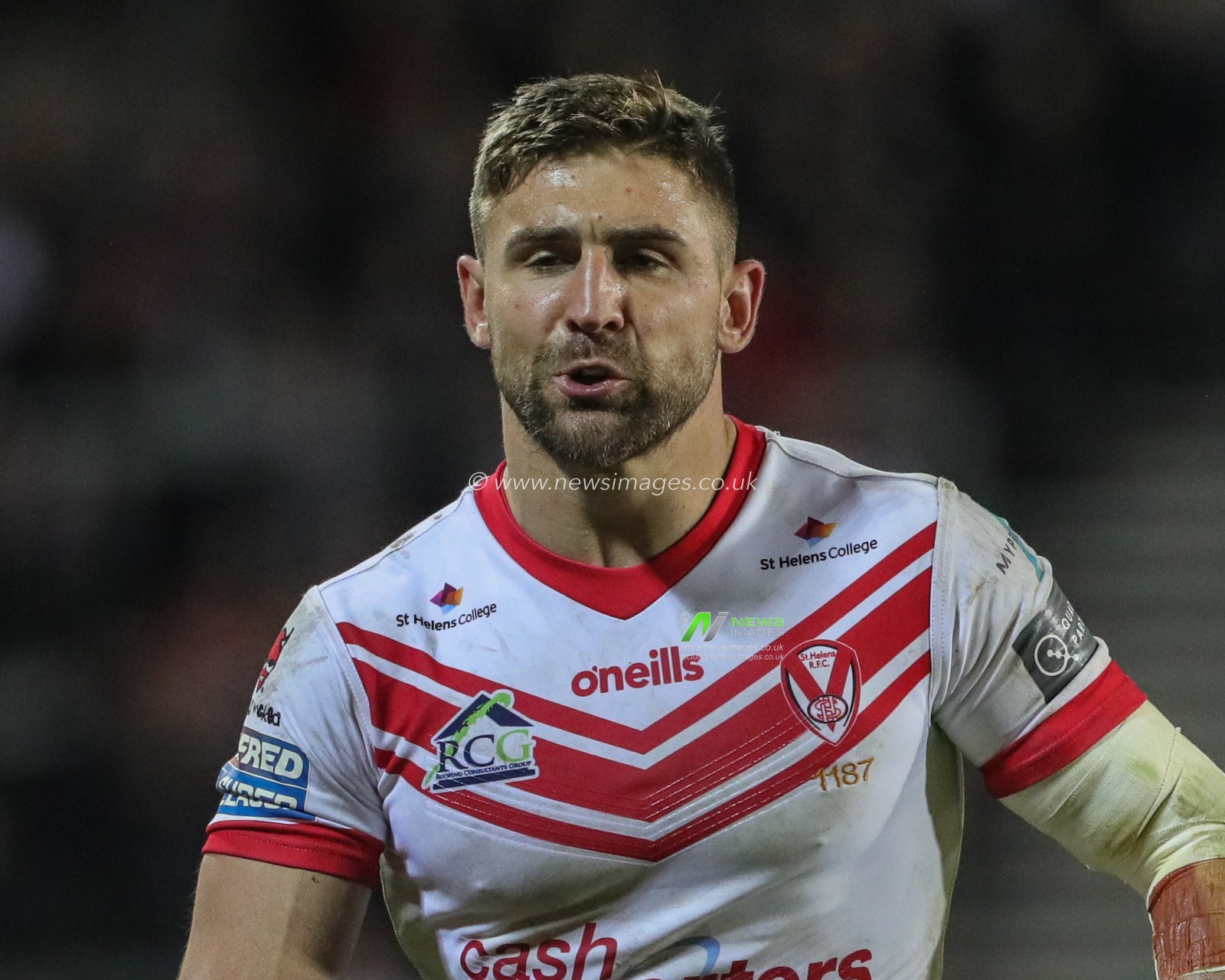 27th September 2019, Totally Wicked Stadium, St Helens, England; Betfred Super League Semi Final, Saint Helens v Wigan Warriors : Tommy Makinson (2) of St Helens during the game 

Credit: Mark Cosgrove/News Images