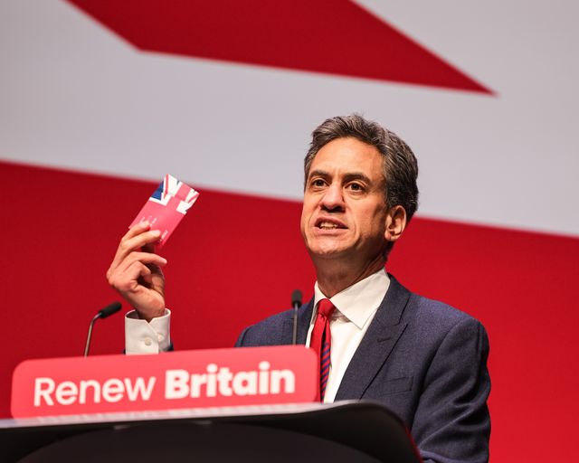 Ed Milliband MP, Secretary of State for Energy Security and Net Zero holds up his Labour Party card as he addresses conference during the Labour Party Annual Conference 2025 Day 4 at ACC, Liverpool, United Kingdom, 1st October 2025

(Photo by Mark Cosgrove/News Images)