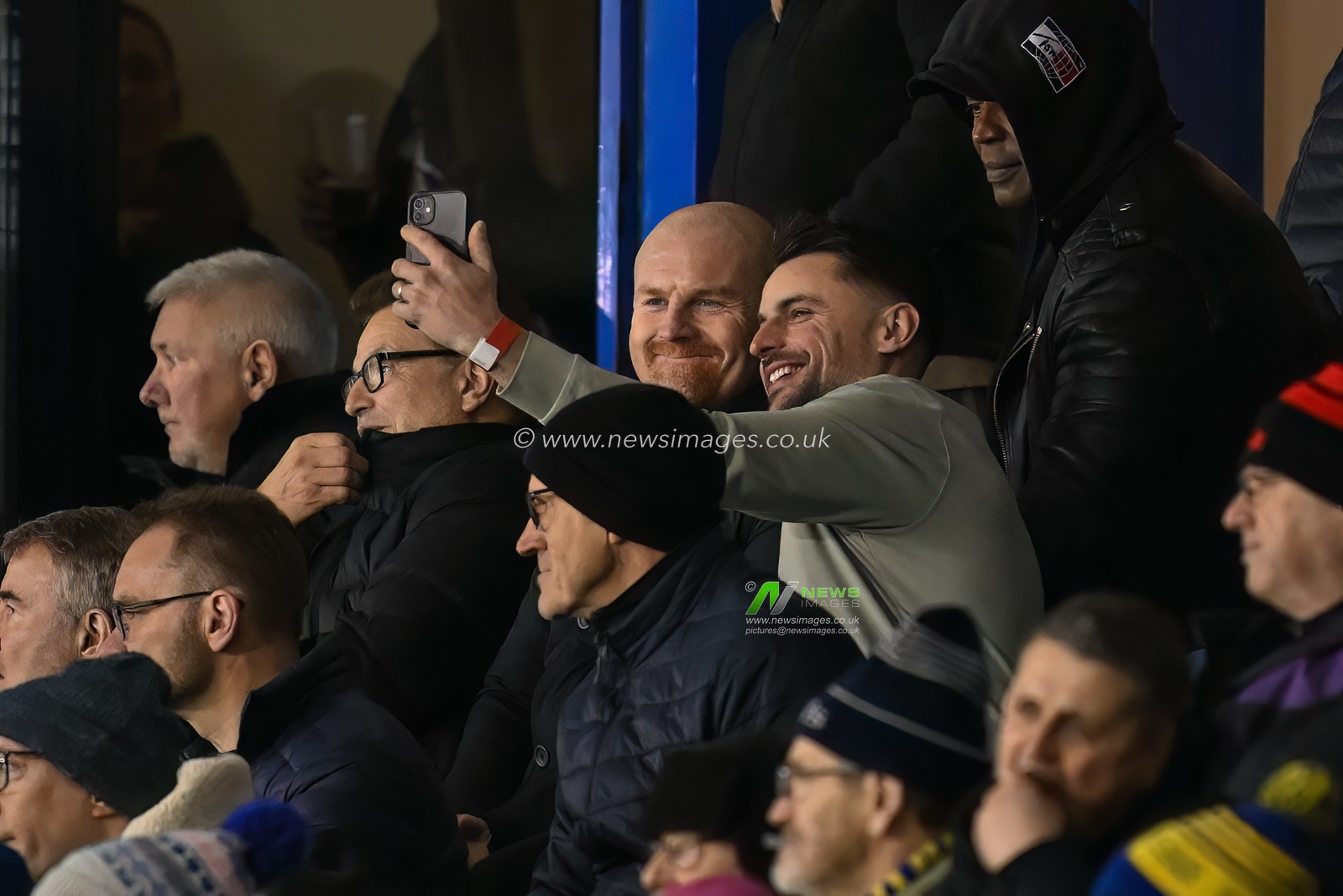 A fan taking a selfie with Sean dysche, manager of Everton during the Betfred Super League Round 3 match Warrington Wolves vs Castleford Tigers at Halliwell Jones Stadium, Warrington, United Kingdom, 1st March 2024

(Photo by Craig Thomas/News Images)