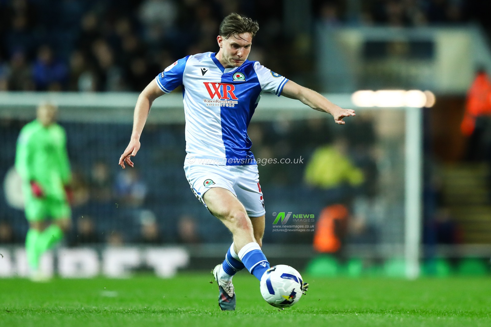 Taylor Gardner-Hickman of Blackburn Rovers passes ball forward during the Sky Bet Championship match Blackburn Rovers vs Coventry City at Ewood Park, Blackburn, United Kingdom on 17 April 2026

(Photo by Jorge Horsted/News Images)