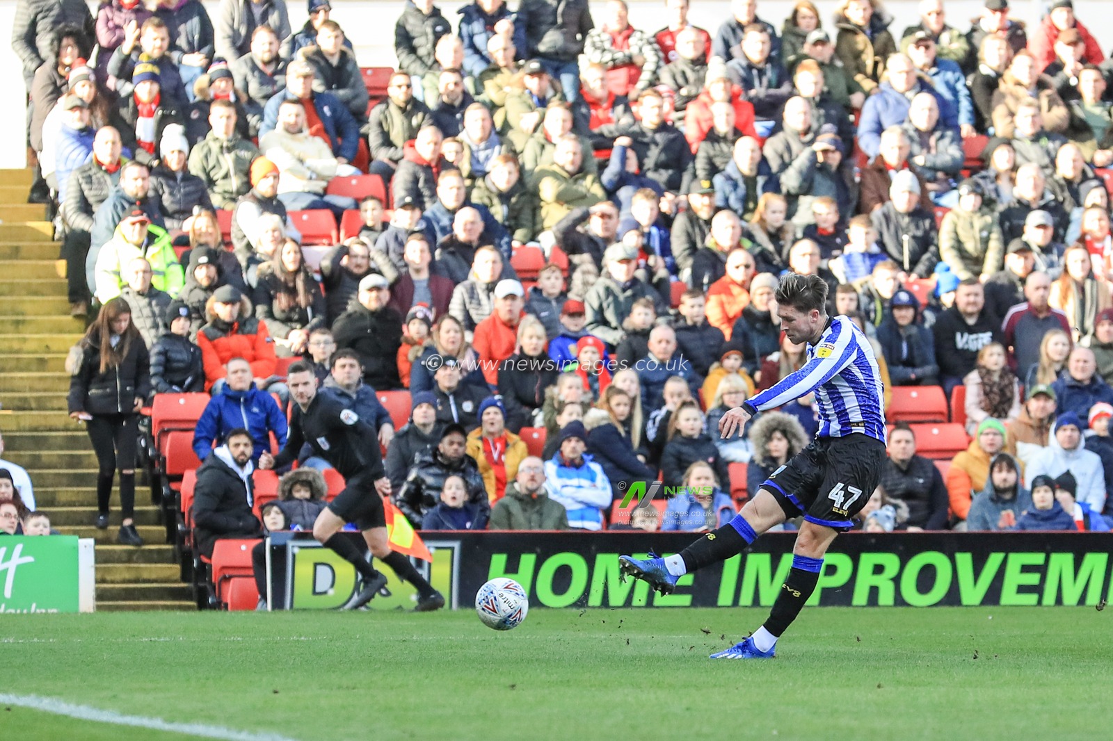 Josh Windas (47) of Sheffield Wednesday scores to make it 0-1
