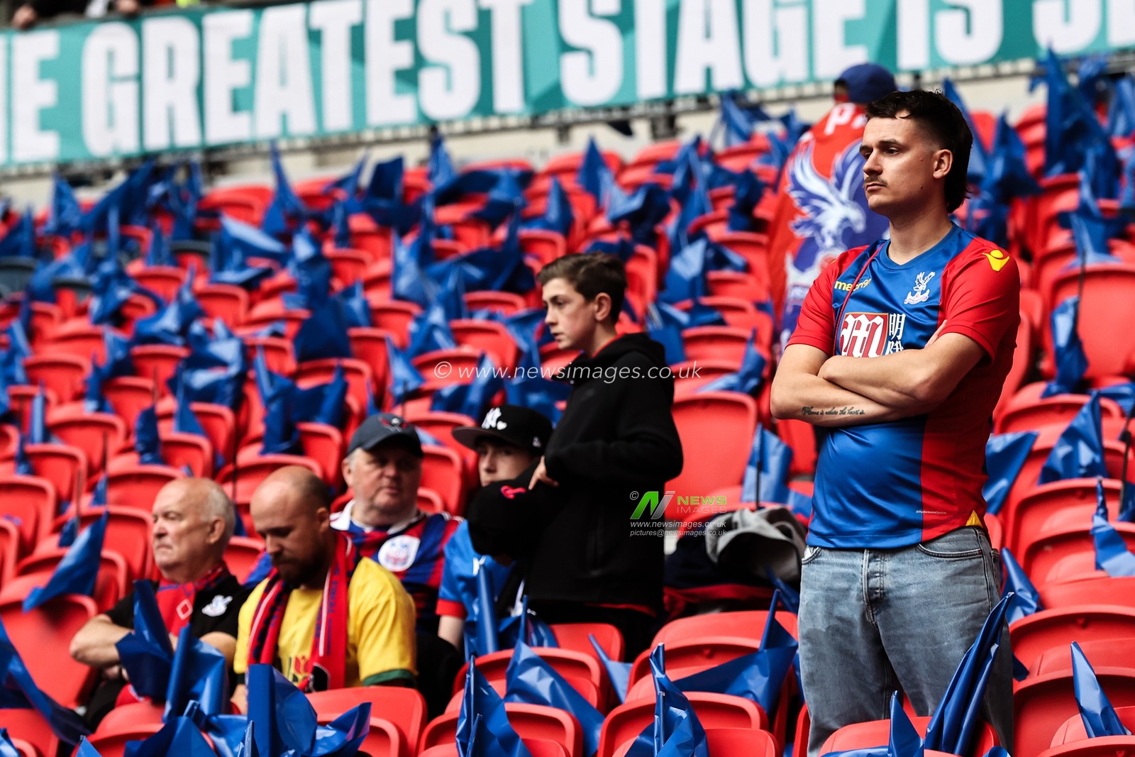 Crystal Palace fans ahead of the Emirates FA Cup Semi-Final match Crystal Palace vs Aston Villa at Wembley Stadium, London, United Kingdom, 26th April 2025

(Photo by Alfie Cosgrove/News Images)