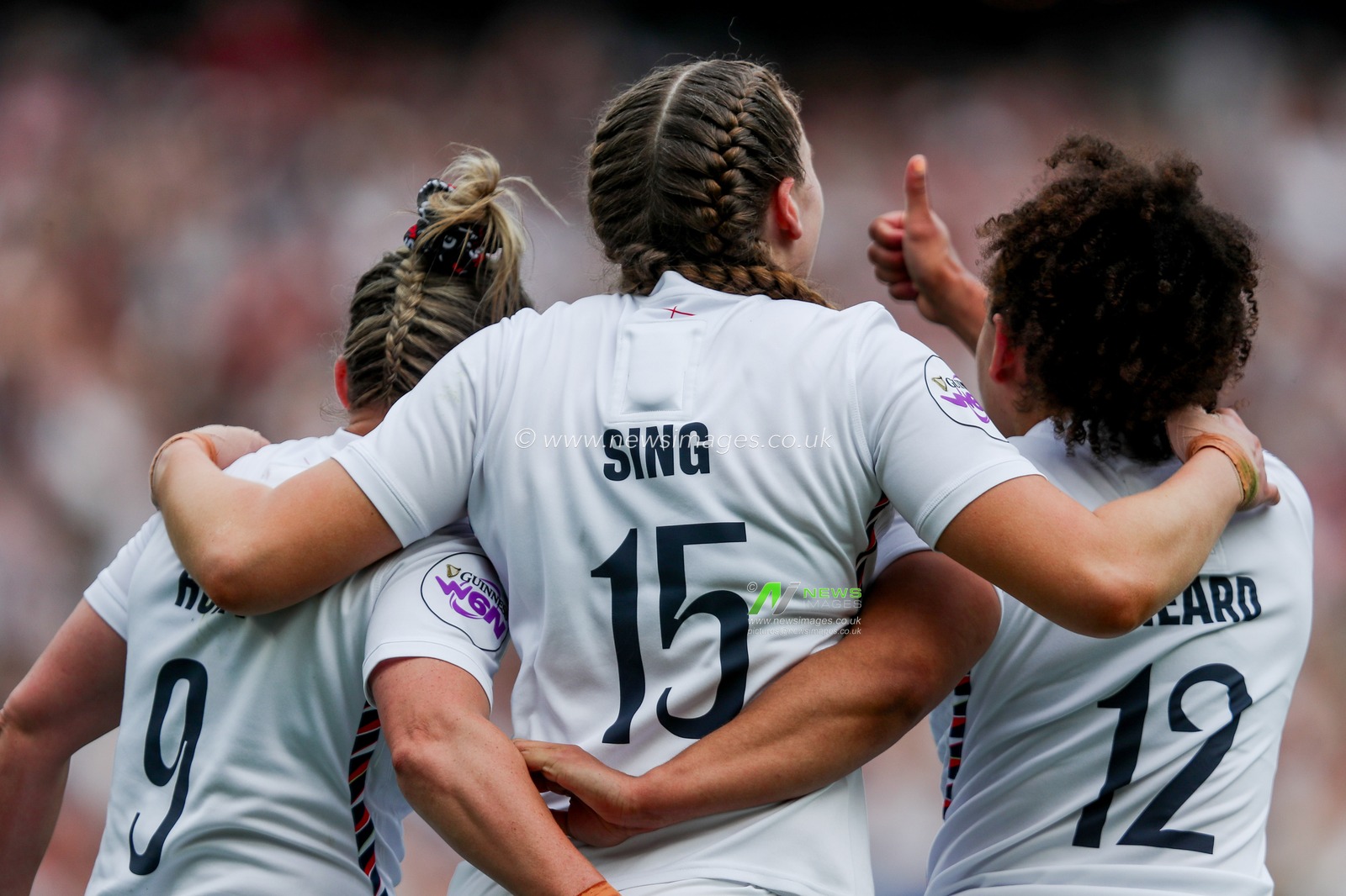 Emma Sing of England Women celebrates her try with teammates during the 2025 Guinness Womenâ€™s Six Nations match England vs France at Allianz Stadium, Twickenham, United Kingdom, 26th April 2025

(Photo by Izzy Poles/News Images)
