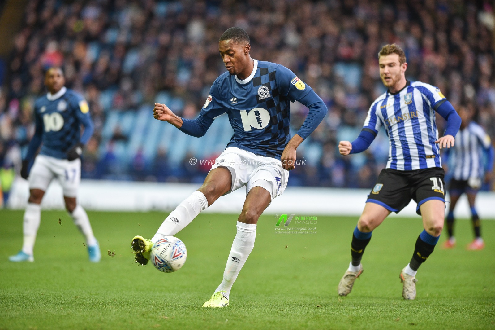 18th January 2020, Hillsborough, Sheffield, England; Sky Bet Championship, Sheffield Wednesday v Blackburn Rovers : Tosin Adarabioyo (24) of Blackburn Rovers controls the ball. 

Credit: Dean Williams/News Images