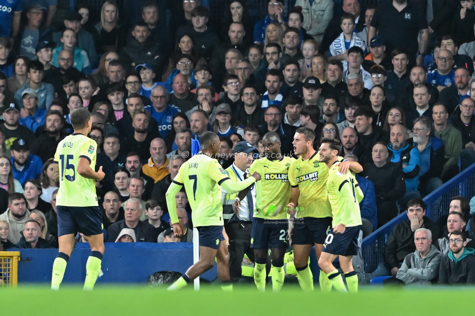 Taylor Harwood-Bellis of Southampton celebrates his goal to make it 1-1 during the Carabao Cup match Everton vs Southampton at Goodison Park, Liverpool, United Kingdom, 17th September 2024

(Photo by Cody Froggatt/News Images)