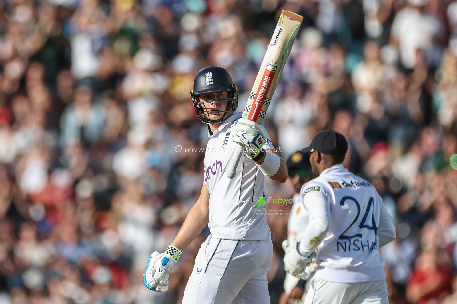 Jamie Smith of England celebrates a half century (50 runs) during the 3rd Rothesay Test Match Day Three England v Sri Lanka at The Kia Oval, London, United Kingdom, 8th September 2024

(Photo by Mark Cosgrove/News Images)
